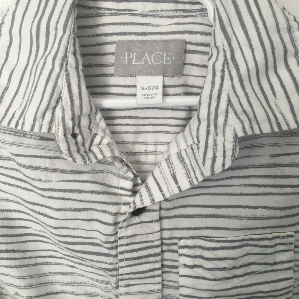 The Children's Place Button Down Shirt Boys Size S 5/6 White Gray Stripes